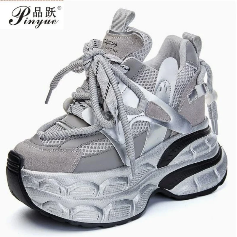 

Новые женские кроссовки на платформе 12 см с воздушной сеткой, вулканизированные, на танкетке, из микрофибры, разноцветные, удобные, массивные, размеры 34-39