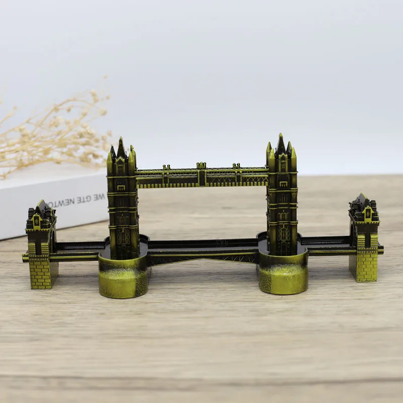

Tower Bridge London Office Desktop Ornaments Crafts Britain Travel Souvenirs Figurines Home Decoration House Model Festive Gift