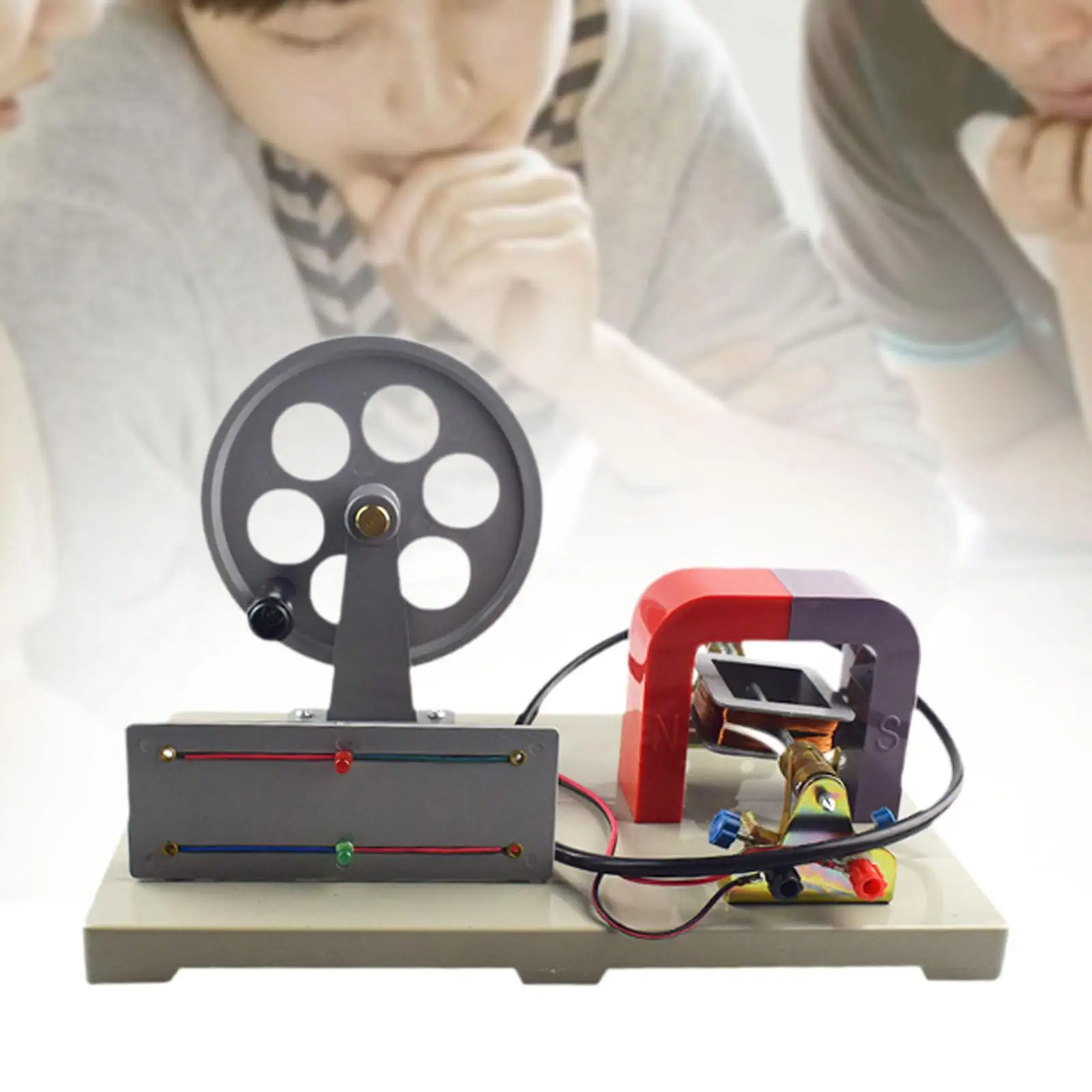 Instrumen Pengajaran Alat Fisika Generator Tangan untuk Siswa Hobi DIY