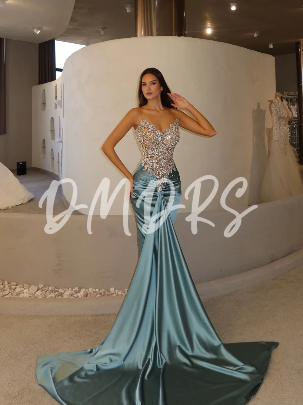 

Sexy Strapless Evening Dress Elegant Sleeveless Beaded Party Gown Classic Crystal Floor Length Party Dresses فساتين سهرة