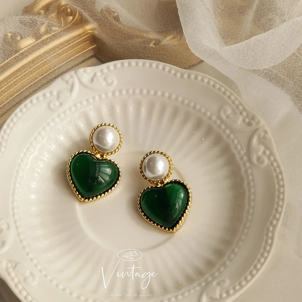 

Vintage Heart Earrings Dangle Green Resin Women Luxury Pearls Earring Pendant Wholesale 2024 New Fashion Classic Charm Jewelry