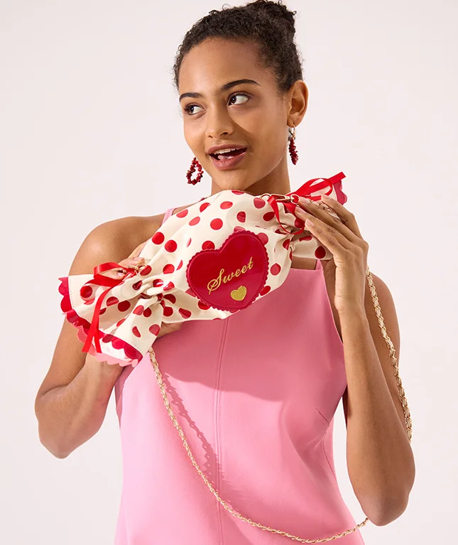 

Japanese Cute Candy Shaped Shoulder Bag Creative Handheld Love Letter Bag Women's Fashion Design Sense