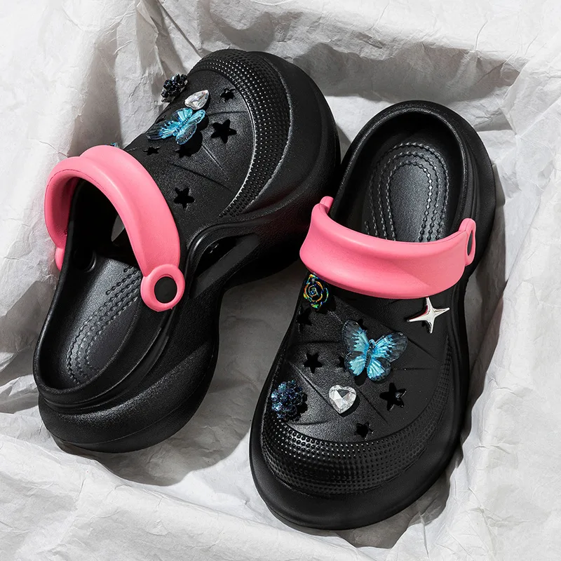 Sandálias de plataforma com salto alto, femininas, com furos, estilo chinelo, para praia e casa.