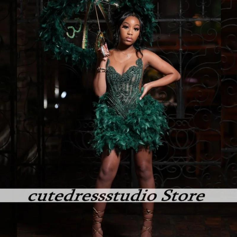 

Luxury Green Feather Crew Birthday Party Dresses Exquisite Beaded Applique Sheer Collar Homecoming Dress Prom Gowns Customized
