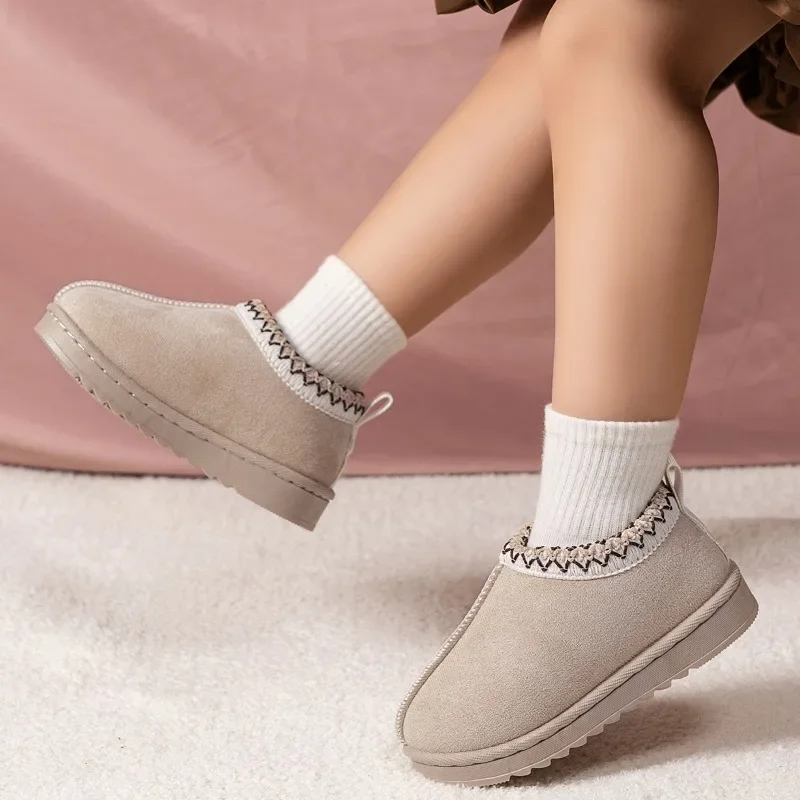 Winter snow boots for girls,2026 new children's shoes,   thick soled warm shoes, retro wave striped woolen leather shoes