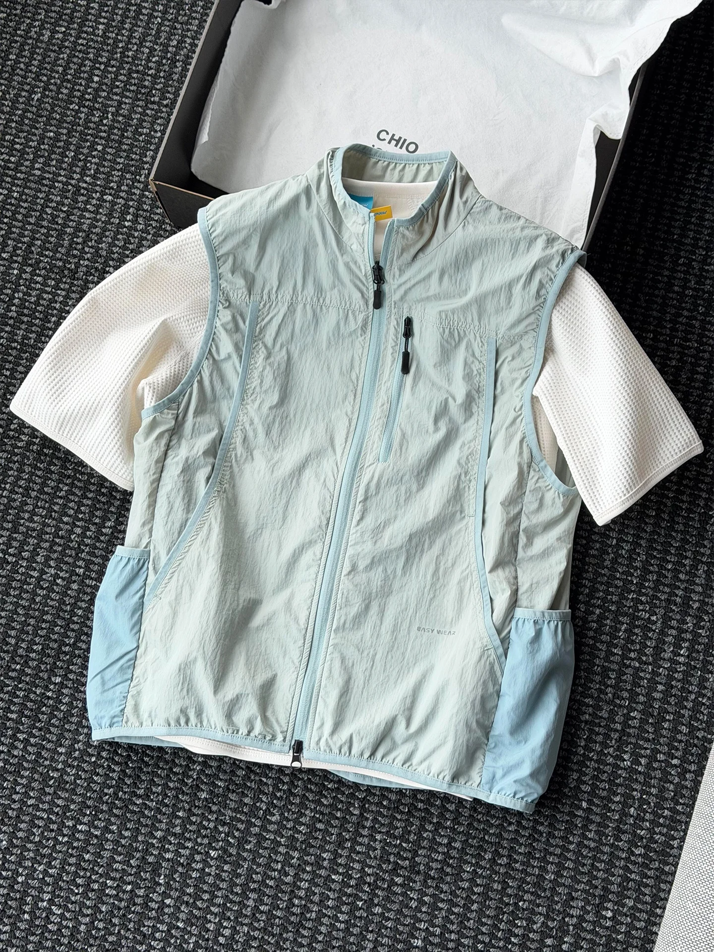 

Outdoor Men's Lightweight Patchwork Vest Breathable Summer Thin Dopaamine Color Block Jacket Standard Fit Youth Outerwear