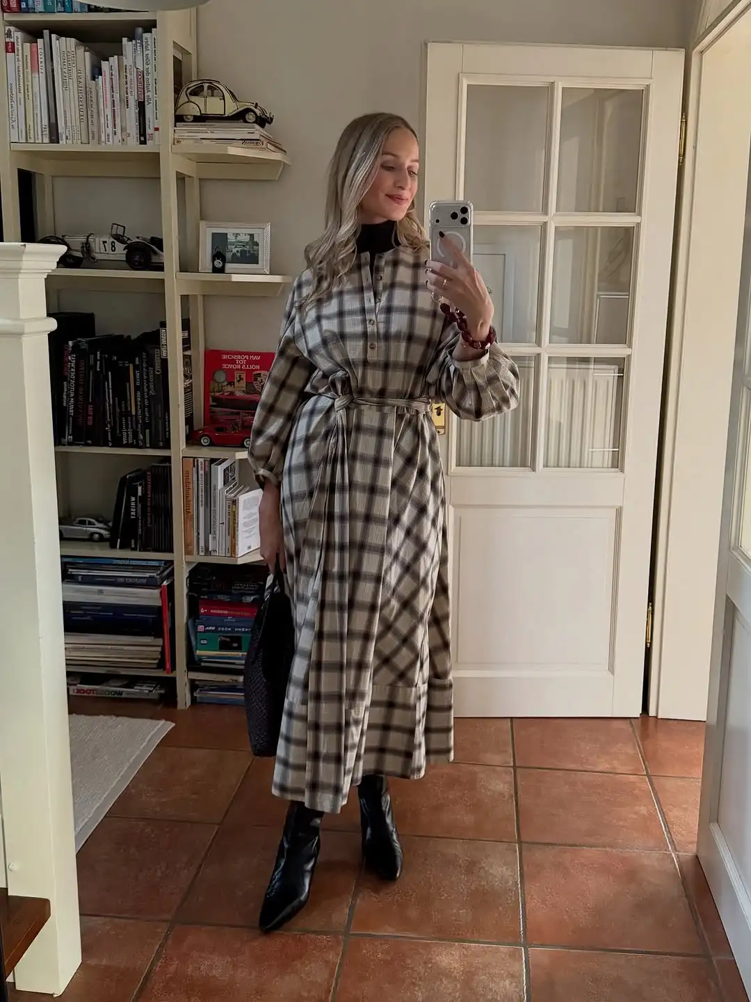 Sukienka koszulowa w kratę z bufiastymi rękawami, damska, codzienna, z dekoltem w serek, krótkie rękawy, sznurowana, zapinana na guziki, długa sukienka, elegancka sukienka do pracy, na ulicę.