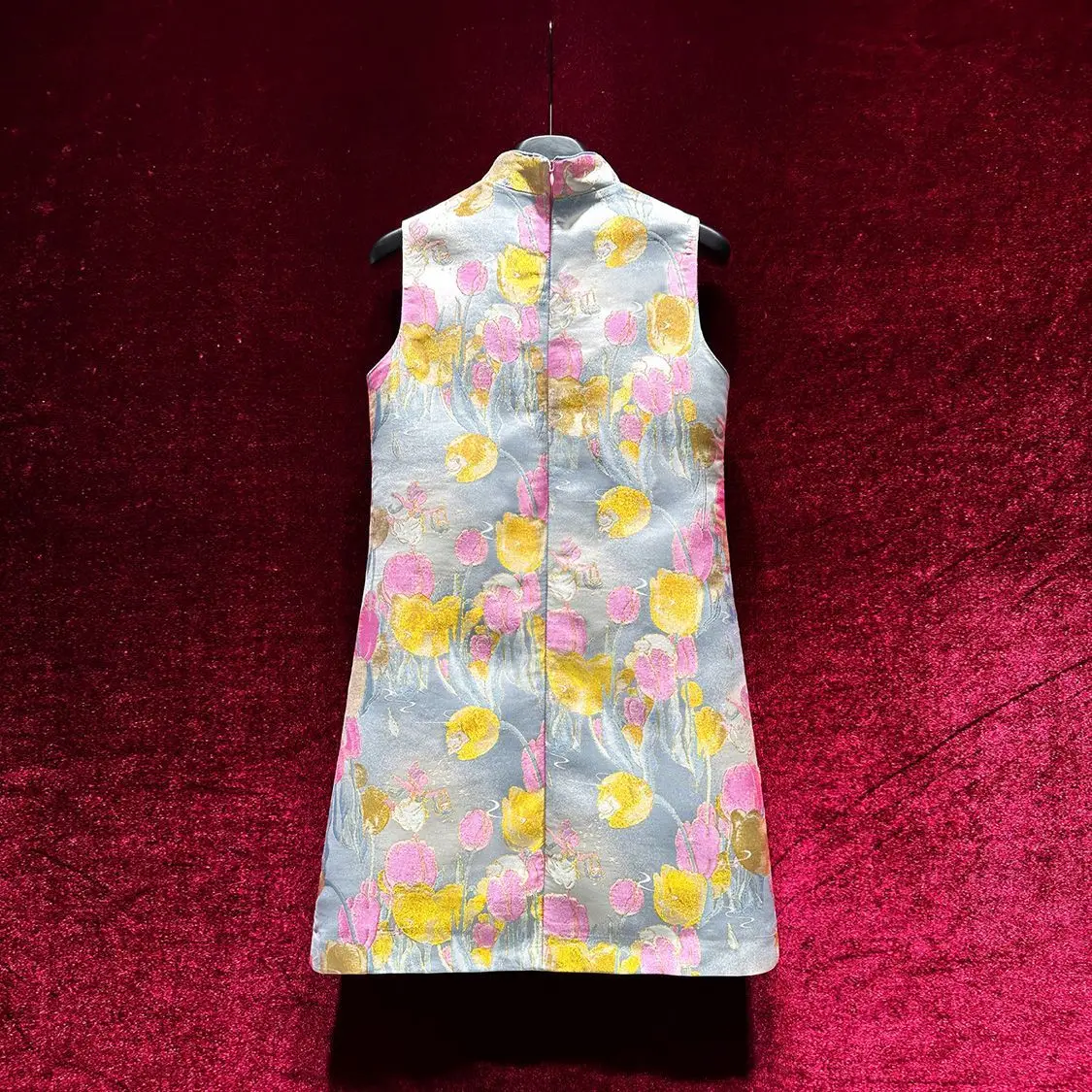 New Chinese-style Cheongsam With Golden Thread Tulips Dress Women's Nail Beads Fashion Sleeveless Skirt Slim Mujer Robe Clothes