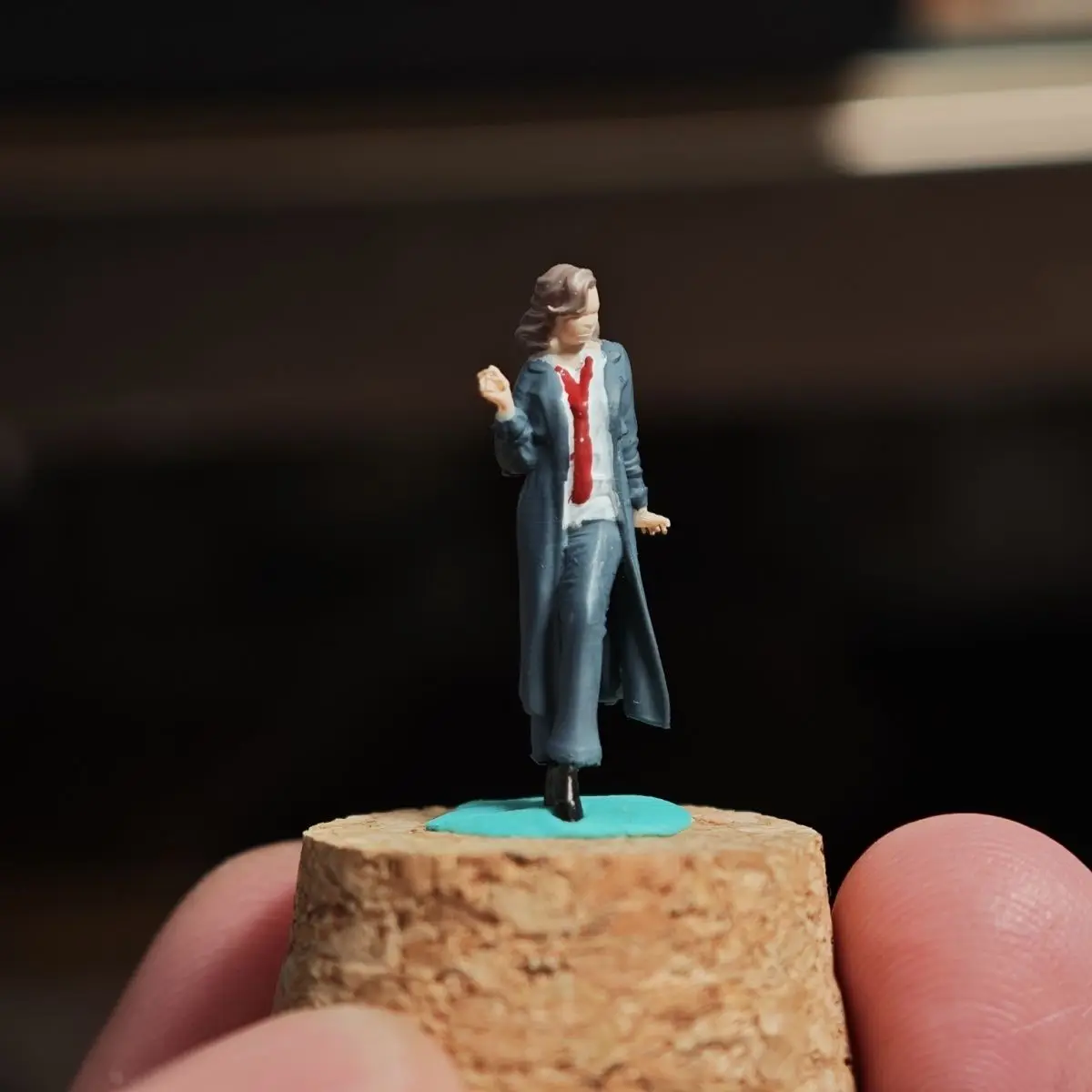 1/64 DIY handgeschilderde hars spionagevrouw beeldje modelauto scène Diorama