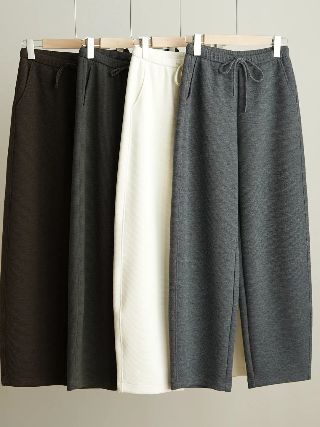 

Женские базовые прямые шерстяные повседневные брюки 520 г: модные, универсальные, осенне-зимние, простой дизайн, удобная посадка