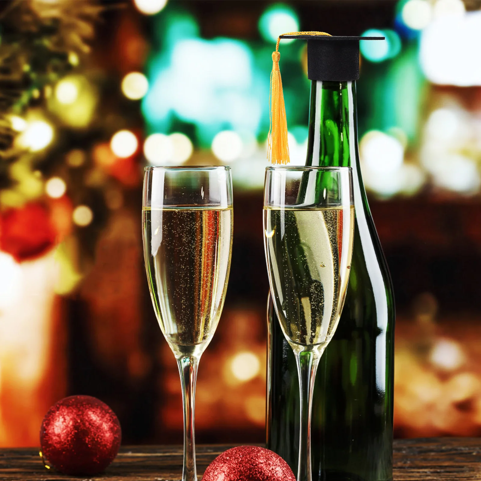 

4Pcs Mini Grad Caps Bottle Covers Realistic Graduation Hat Decorations for Party Supplies Graduation Bottle Toppers