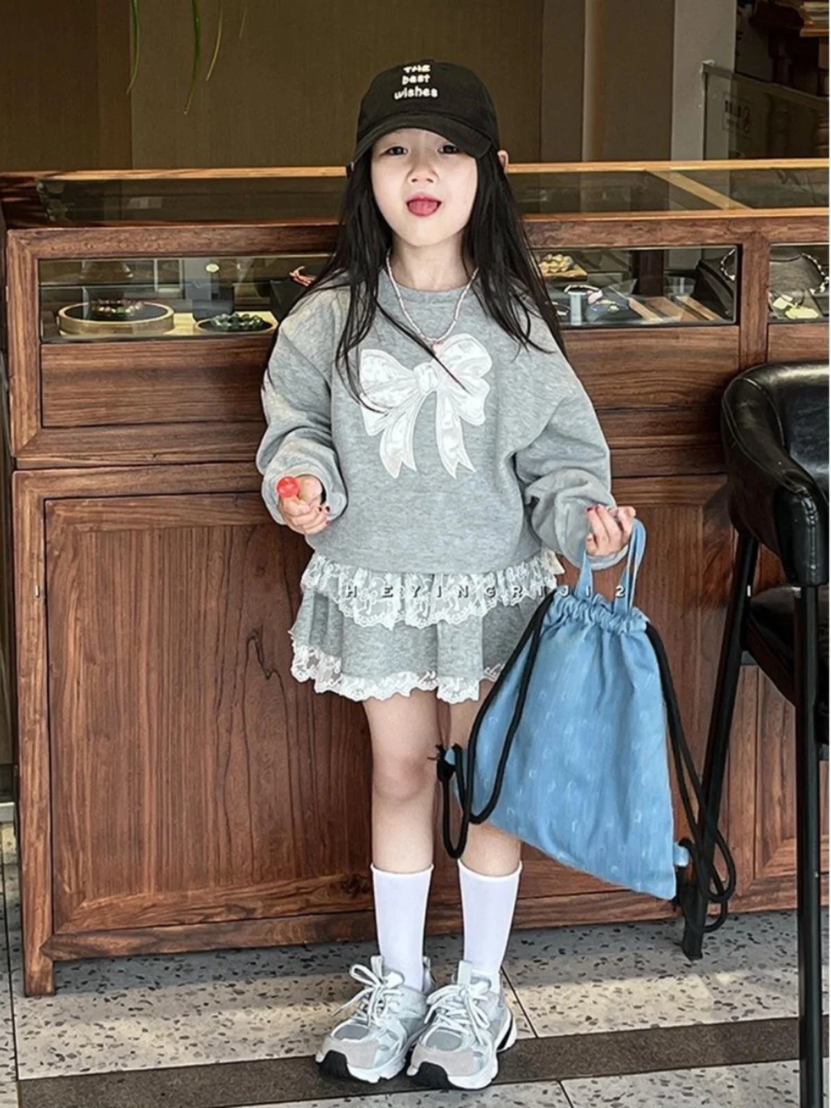 

Korean Sle Baby Outfit round Ne Sweatirt with Knot Print And Lace Trim Skirt Set Light ey Autumn New Arrival