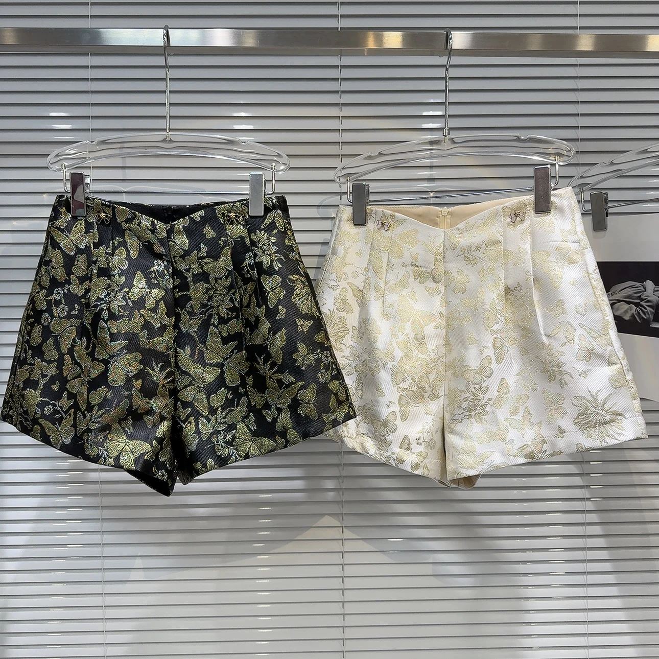 Gold Retro Jacquard Satin Elegant Shorts Women 2024 Summer New High Waist Black Shorts Butterfly Embroidered Casual Shorts