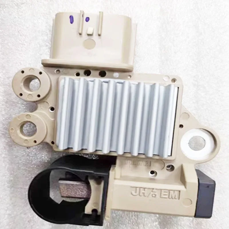 

Generator regulator For ZhongHua Brillance V5 H330 V3 JFZ1929AQ 14V