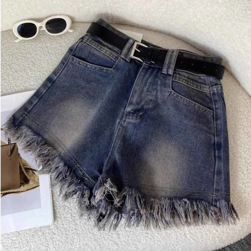 Women's short jeans with fringed edges in autumn of 2024 are new loose retro high waist fashion design A-shaped wide-leg pants.