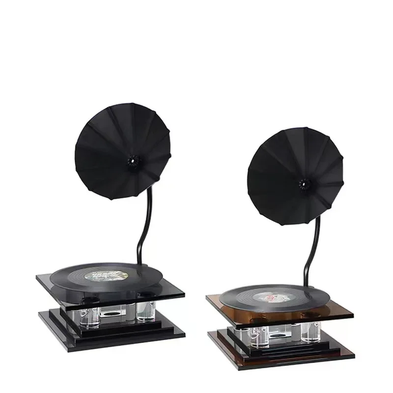 Modern minimalist light luxury, crystal phonograph, living room desktop hotel soft decoration, jewelry metal ornaments