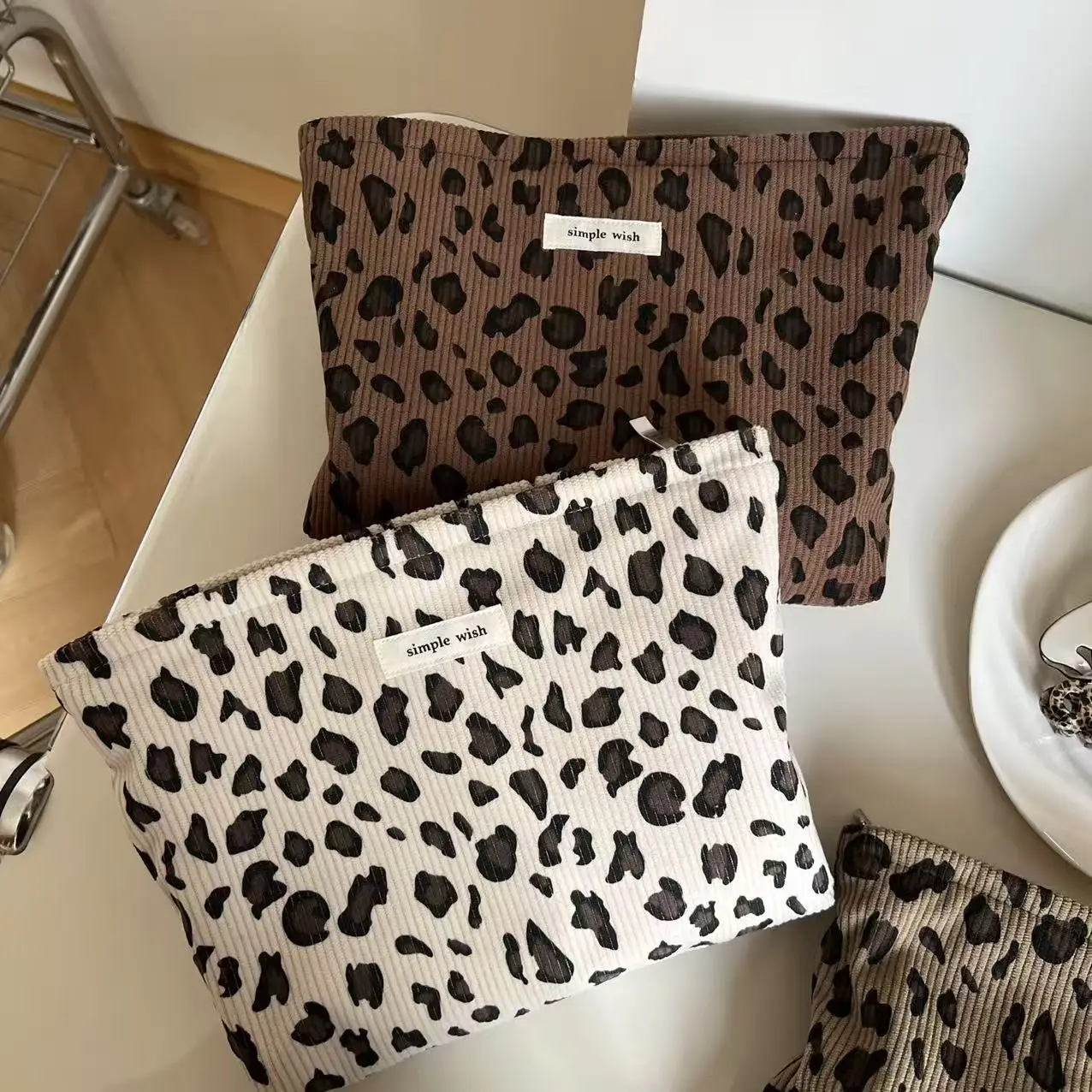 Bolsa de maquiagem retrô de veludo com estampa de leopardo, batom, organizador de cosméticos, bolsa com zíper, viagem, lavagem e armazenamento para mulheres