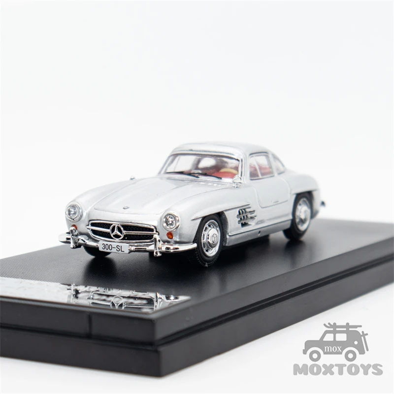 Seeker 1:64 300SL W198 Coupe Diecast Model Car