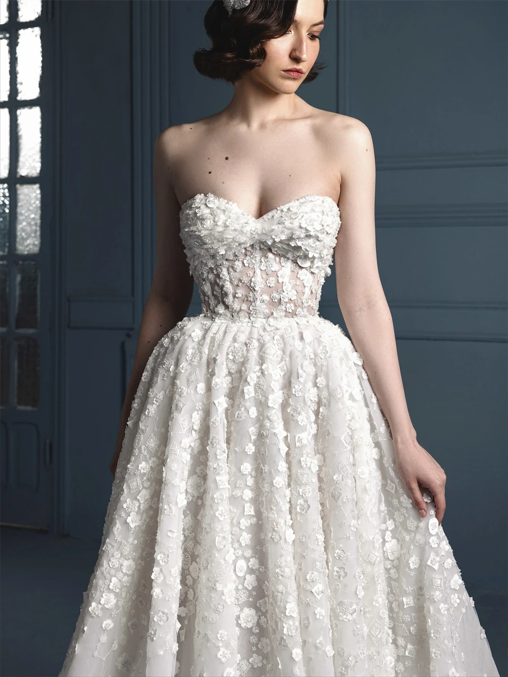 Personalizado encantador branco organza vestido de casamento sexy querida sem mangas vestidos de noiva macio a linha tribunal trem novia