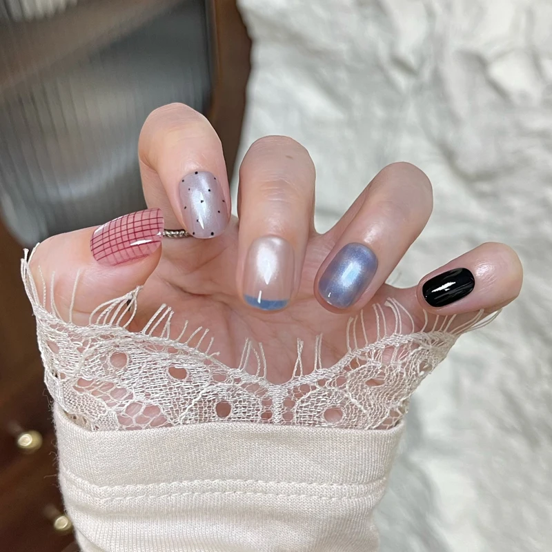 10 Stück Französische Kurze Ovale Aufklebenägel - Einfache Farbblock-Streifen & Stern-Designs Glänzende Mix-and-Match Künstliche Nägel – Detail 4