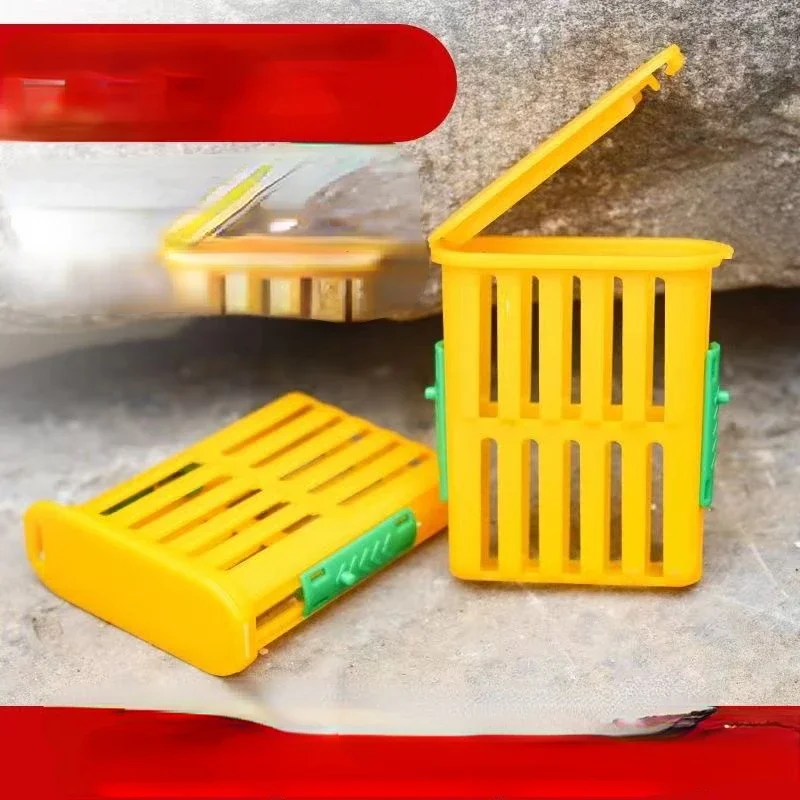 AMulti functional Prisoner King Cage Plastic Anti Escape Tool for Chinese and Italian Bees - New Type of Bee King Storage Device