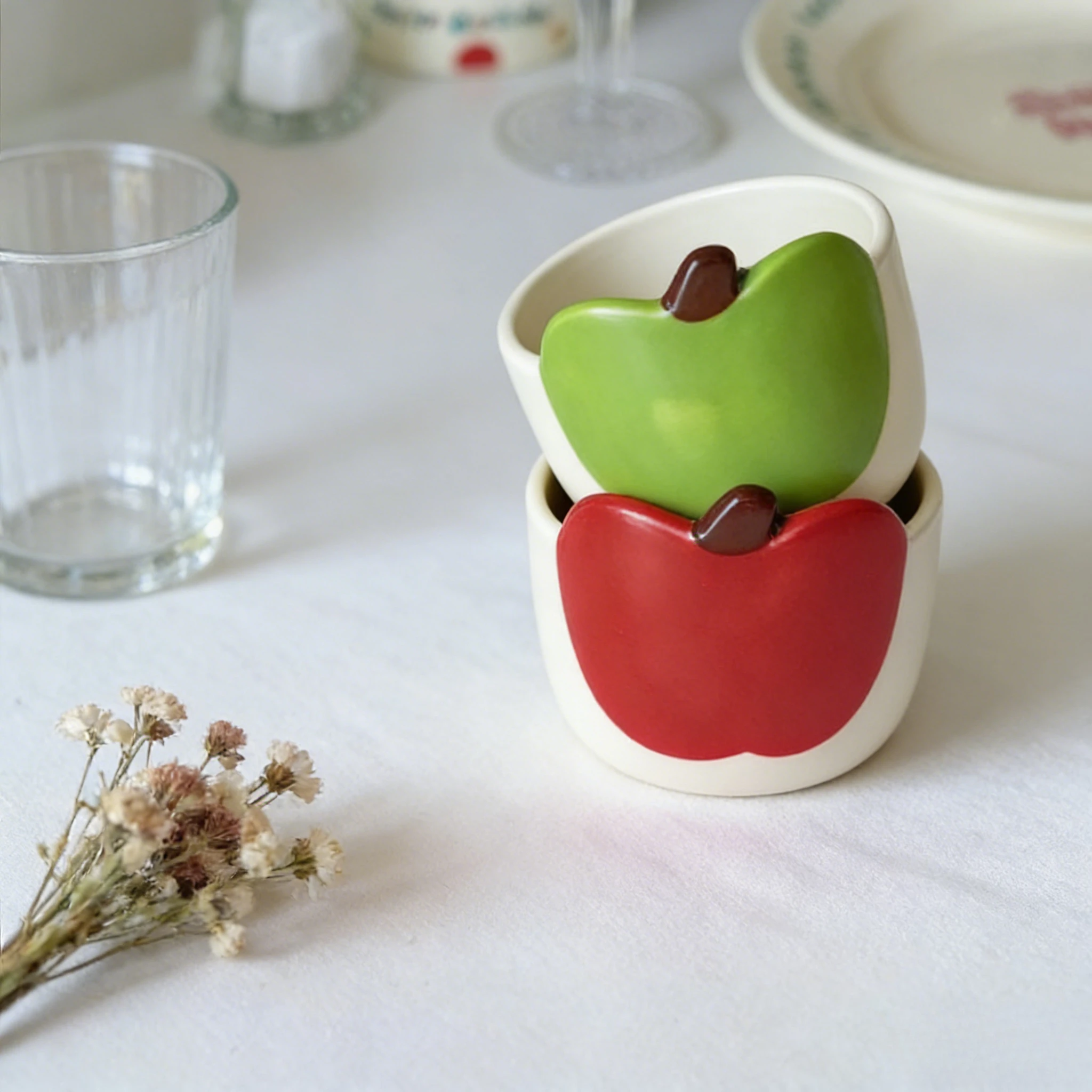 New Cute Cartoon Apple Shaped Underglaze Color Handheld Cup Exquisite and Beautiful Tea Cup Ideal for Souvenir Home Drinking Cup