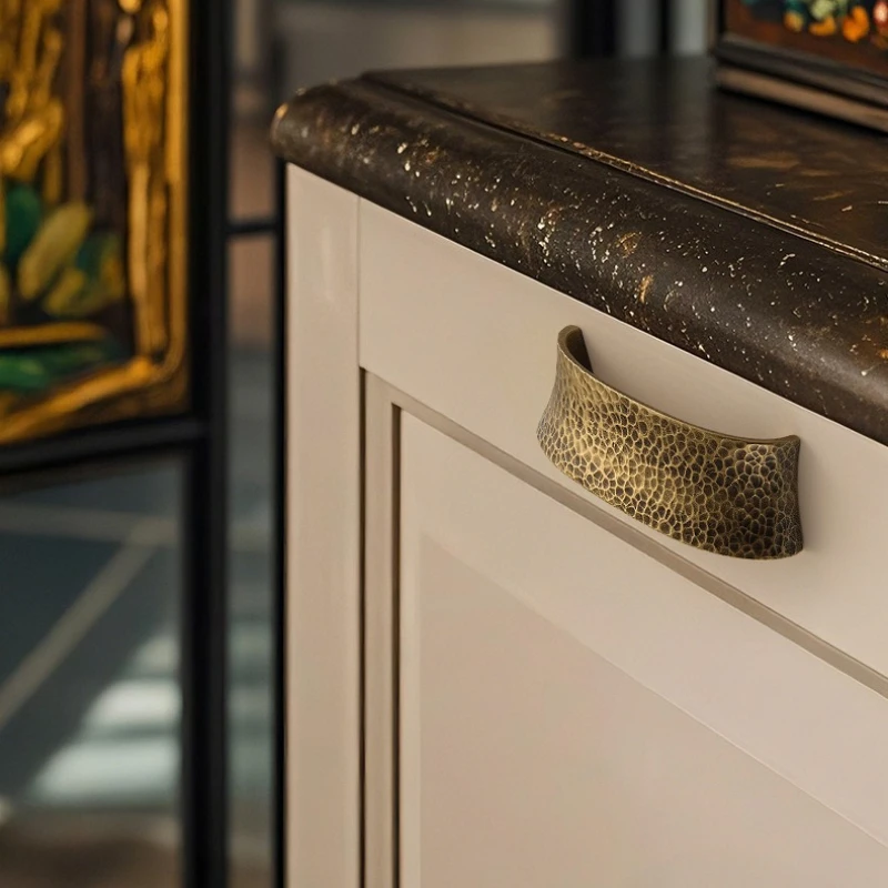 Nordic Hand-Hammered Brass Cabinet Door Handle Bronze Handles for Furniture Hardware Fitting Handles for Wardrobe and Drawer