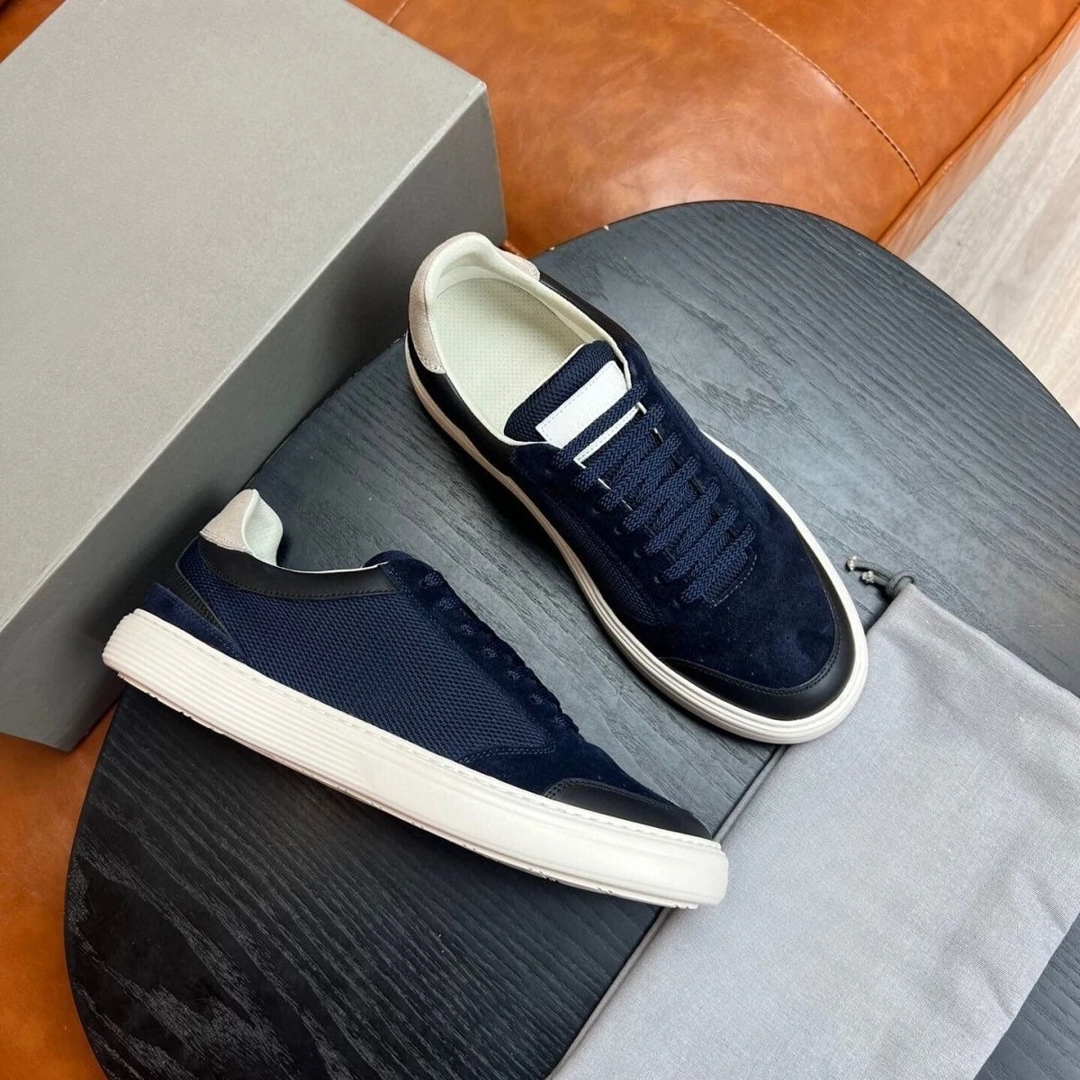 

2026 Advanced men's casual board shoes, leather suede breathable mesh lace up sneakers, luxurious and fashionable