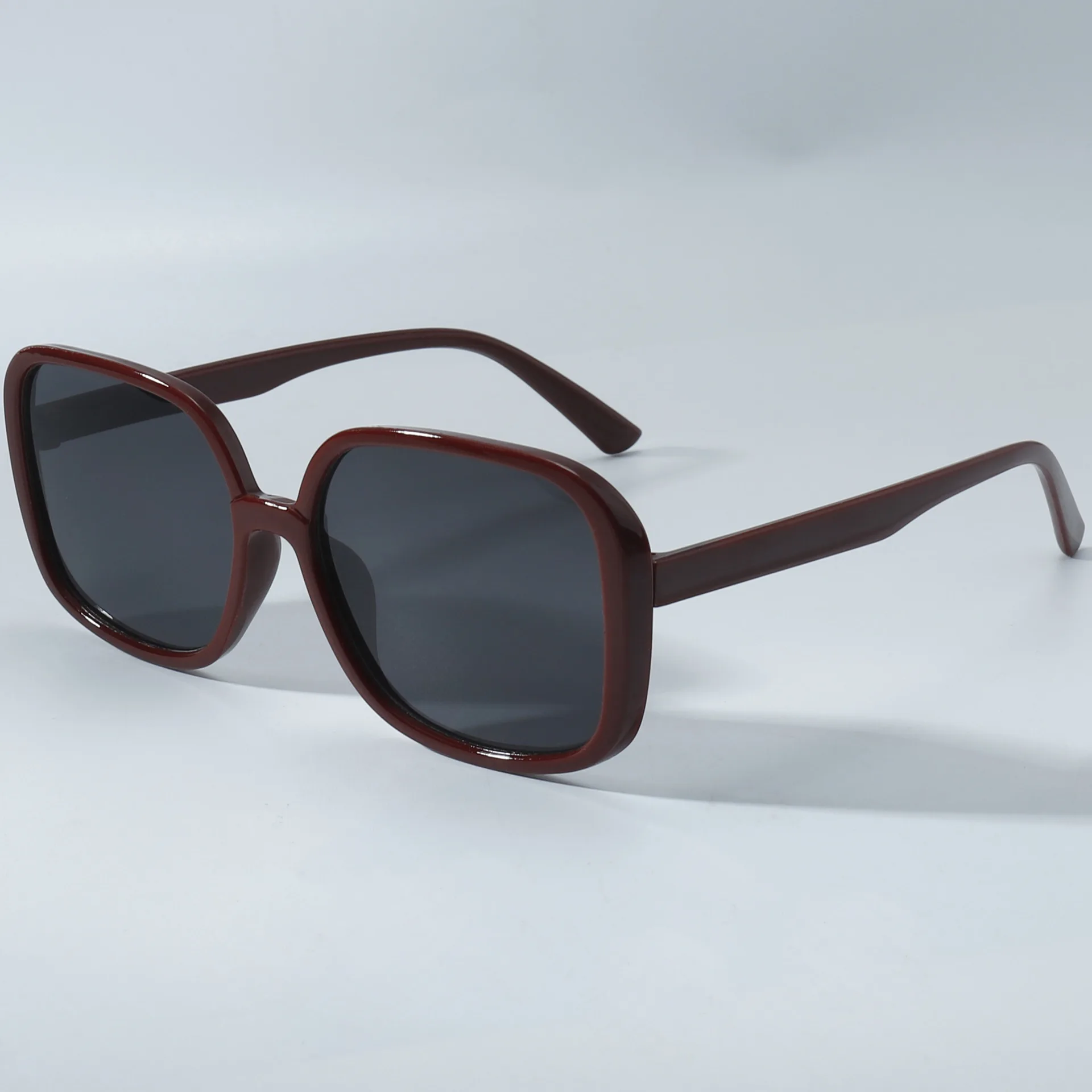 4er-Pack modische, quadratische, schlichte Design-Sonnenbrille für Damen, großer Rahmen, klassische, bunte Outdoor-UV-Schutzbrille