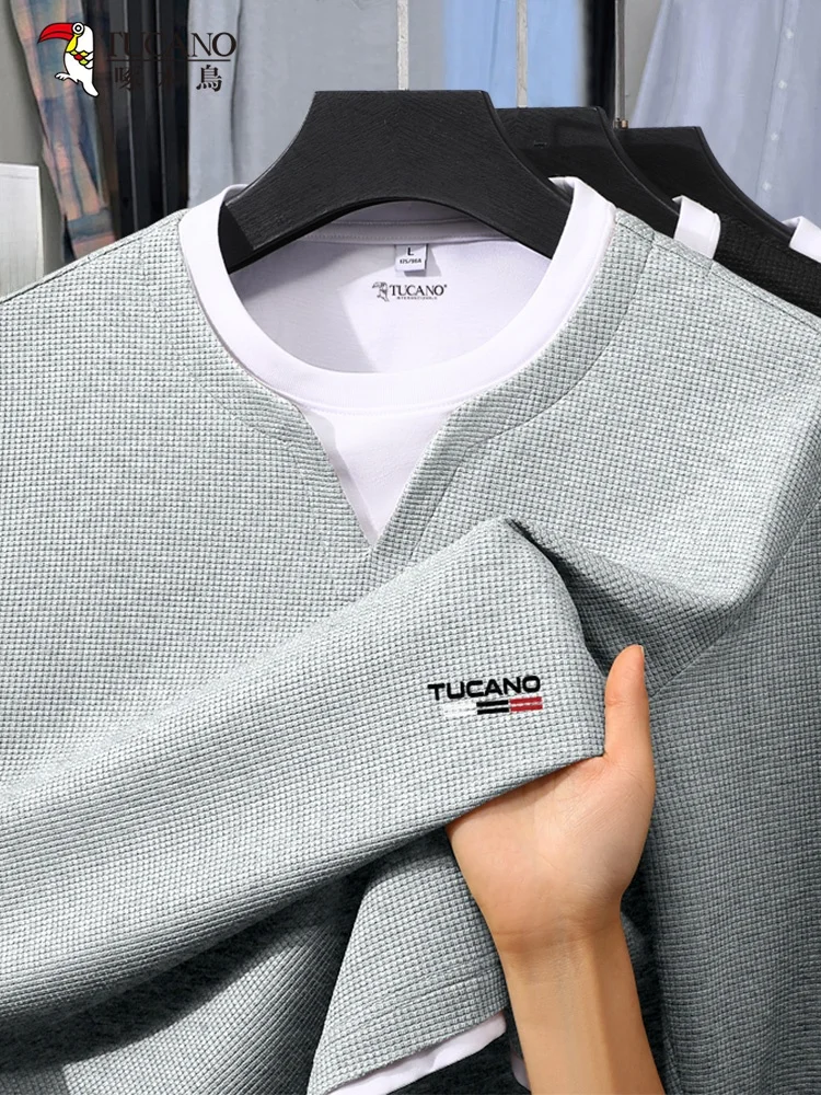 Camiseta Masculina TUCANO de Manga Longa Cinza com Patchwork, Nova Coleção Primavera 2026, Moda Urbana, Caimento Solto, Fibra...