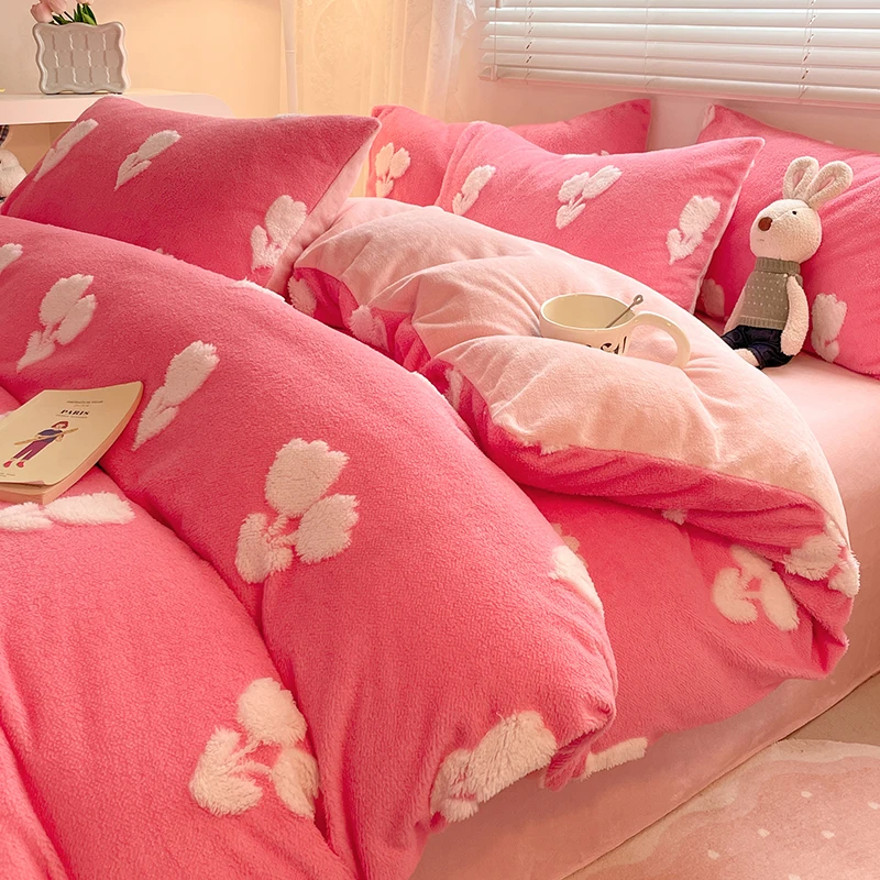 

2025 New 220-gram Three-dimensional Carved Single-piece Milk Velvet Duvet Cover Skin-friendly, Thick and Warm Quilt Cover