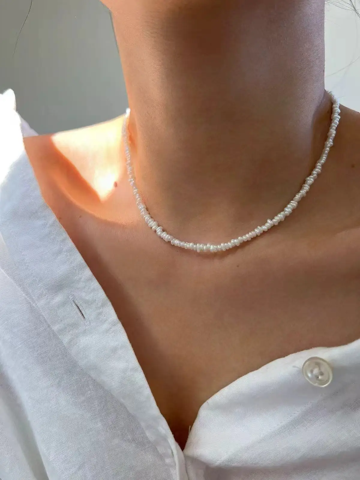 Vlen Mehrlagige Süßwasserperlenkette für Damen, 18K vergoldeter Perlenchoker, zierlicher minimalistischer handgefertigter Schmuck, Geschenke – Detail 7