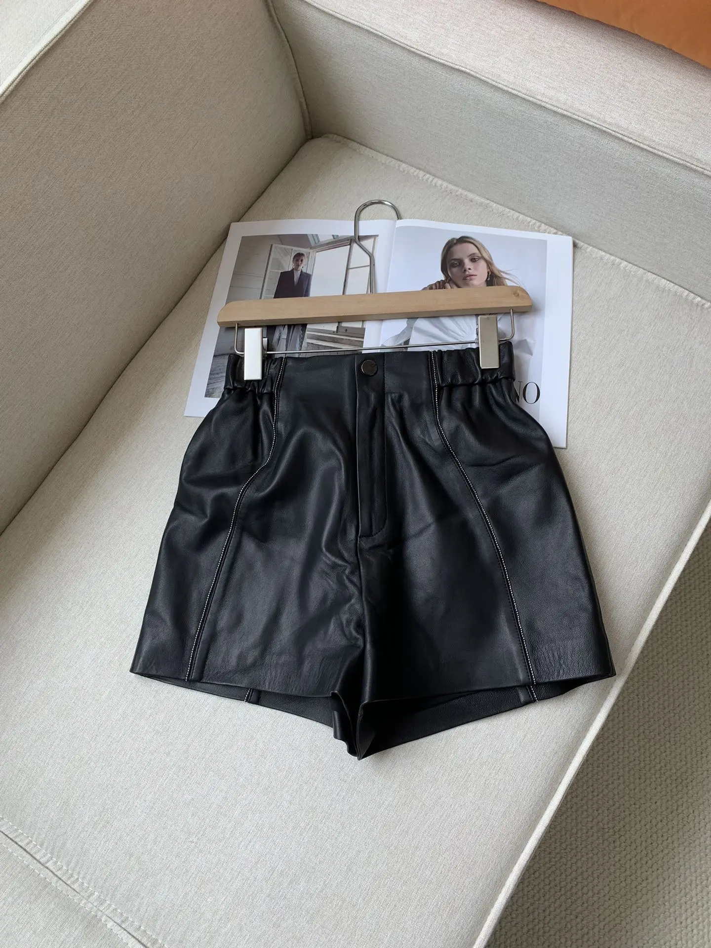 

Women's Sheepskin Black Shorts Beaded Chain Elastic Waist Fashion Ladies Short Pants