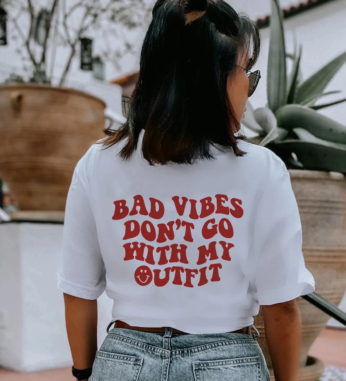 Bad Vibes Don't Go With My Outfit T-Shirt Positivity Quote Happy Face Trendy Shirt Mental Health Tee Women Casual Top