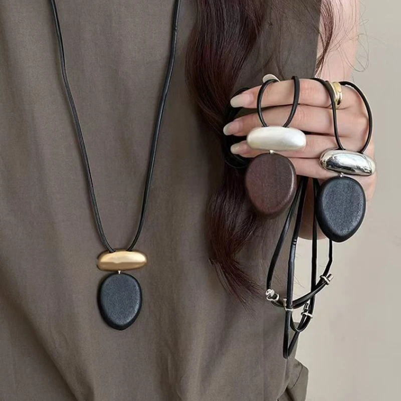 خشبية البيضاوي قلادة قلادة Y2K خمر الحد الأدنى المعادن قابل للتعديل الجلود حبل سترة سلسلة قلادة مجوهرات الهدايا الجمالية