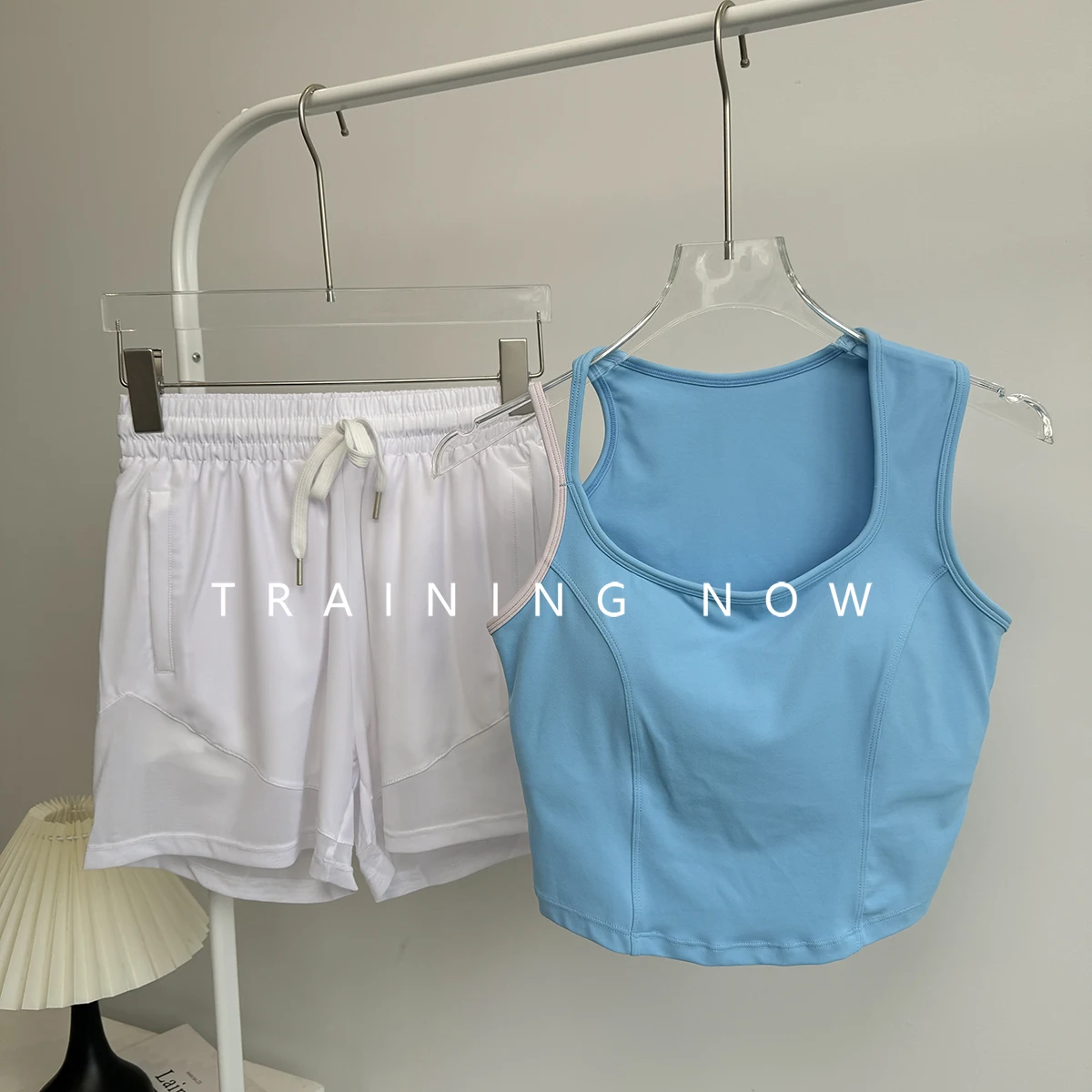 

Модный женский тренировочный костюм для бега, летний универсальный жилет для йоги, профессиональная быстросохнущая спортивная одежда для фитнеса