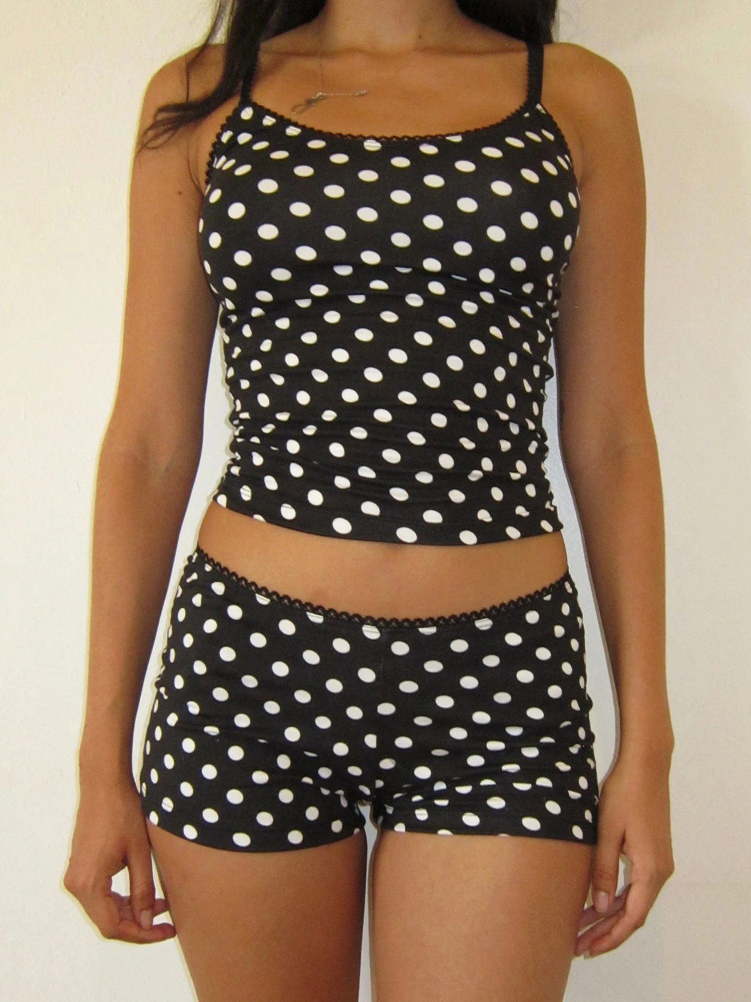 

Женский пижамный комплект, комплект из 2 предметов, одежда для дома, костюмы в горошек, полосатый топ без рукавов на бретельках и шорты, одежда для сна, наряды