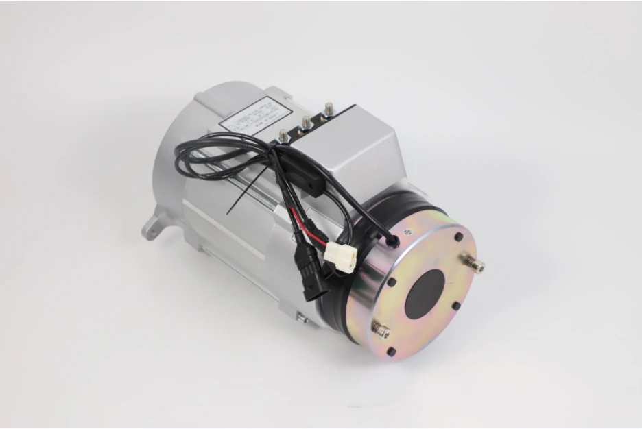 Motore per carrelli da golf per auto elettriche con motore CA 72V 7,5KW AQHT7.5-4104C per carrello da golf per auto turistiche elettriche