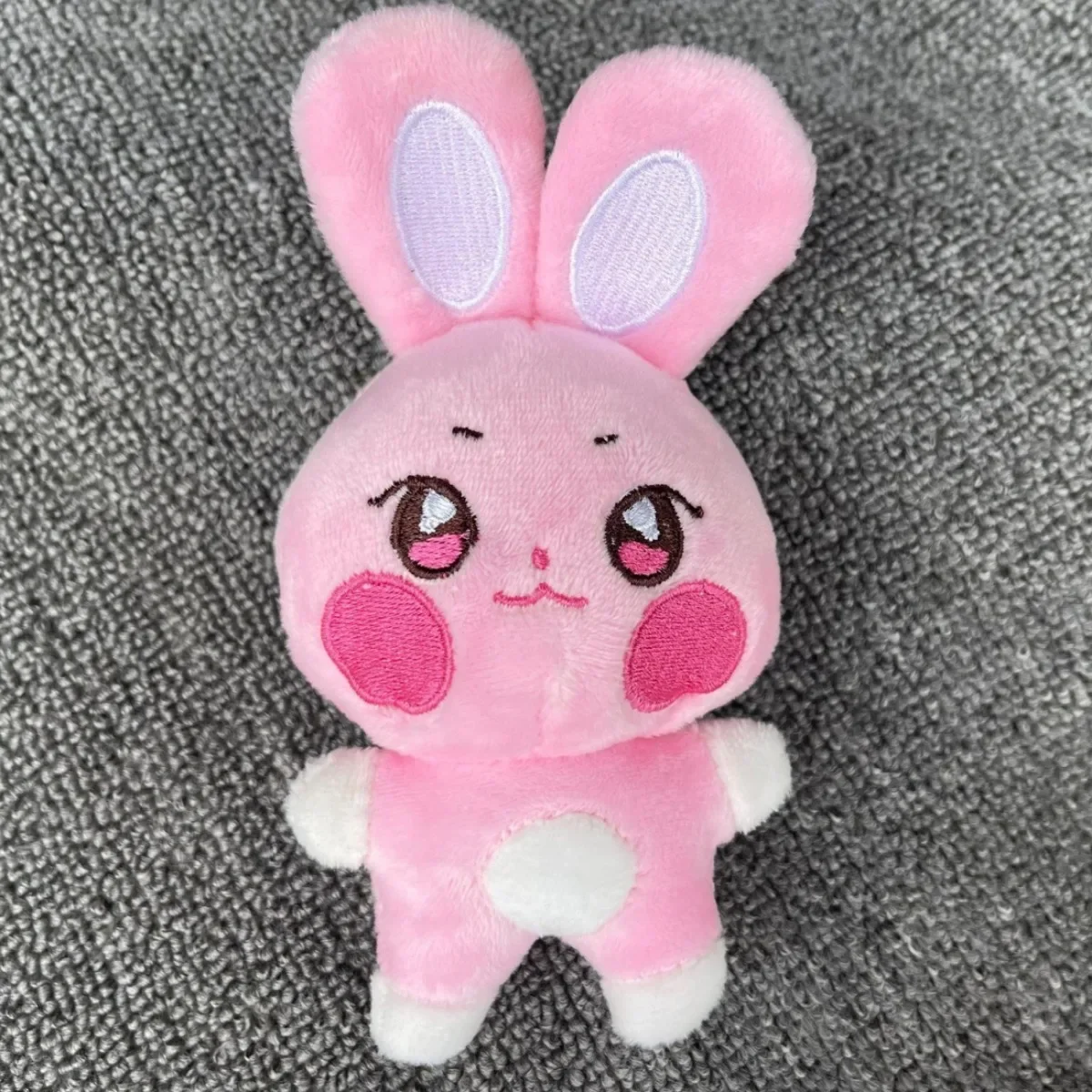 10cm Figurka ATEEZ Pluszowa Maskotka Model Urocza i Miękka Akcesoria do Pakowania Breloczek Dekoracja Pokoju Prezent dla Dzieci Zabawki