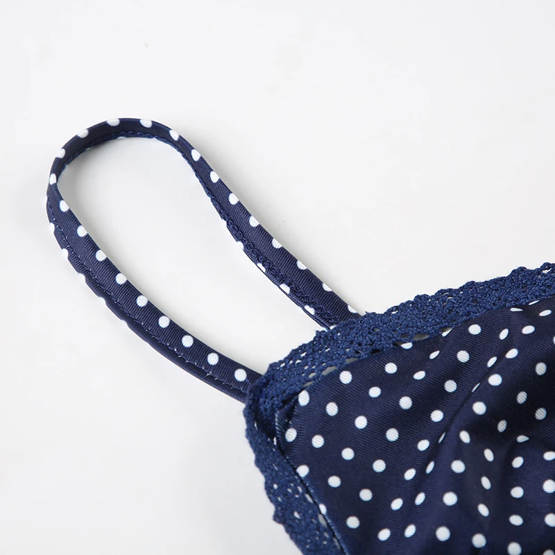 SUCHCUTE Coquette Retro Damen Polka Dot Camisole V-Ausschnitt Spitzenbesatz Spaghettiträger Gerafftes Slim Fit Blaues Y2K Ausgeh-Crop-Tanktop – Detail 7