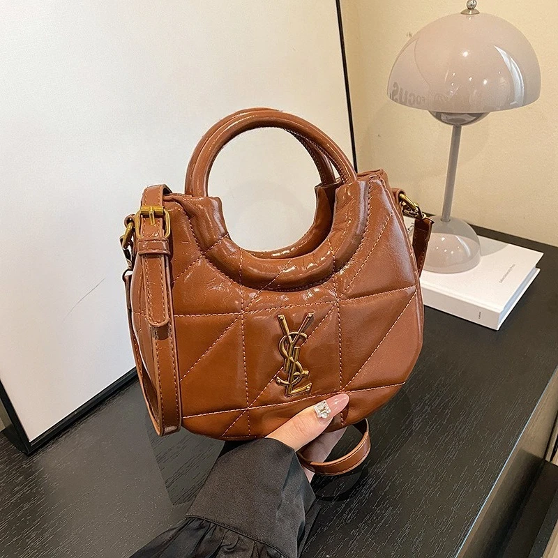 

Minimalist Shoulder Bag 2025, Chic Underarm & Crossbody Purse for Women, Versatile Retro Style Bag for Casual and Commute