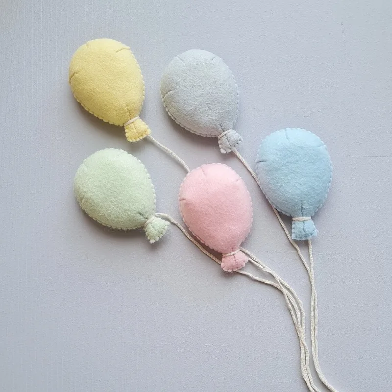 Soft Felt Balloon Cloud Decor Set Hand Stitched Ornament For Indoor Portrait Shooting Scene Arrangement Commemorative Photo Prop