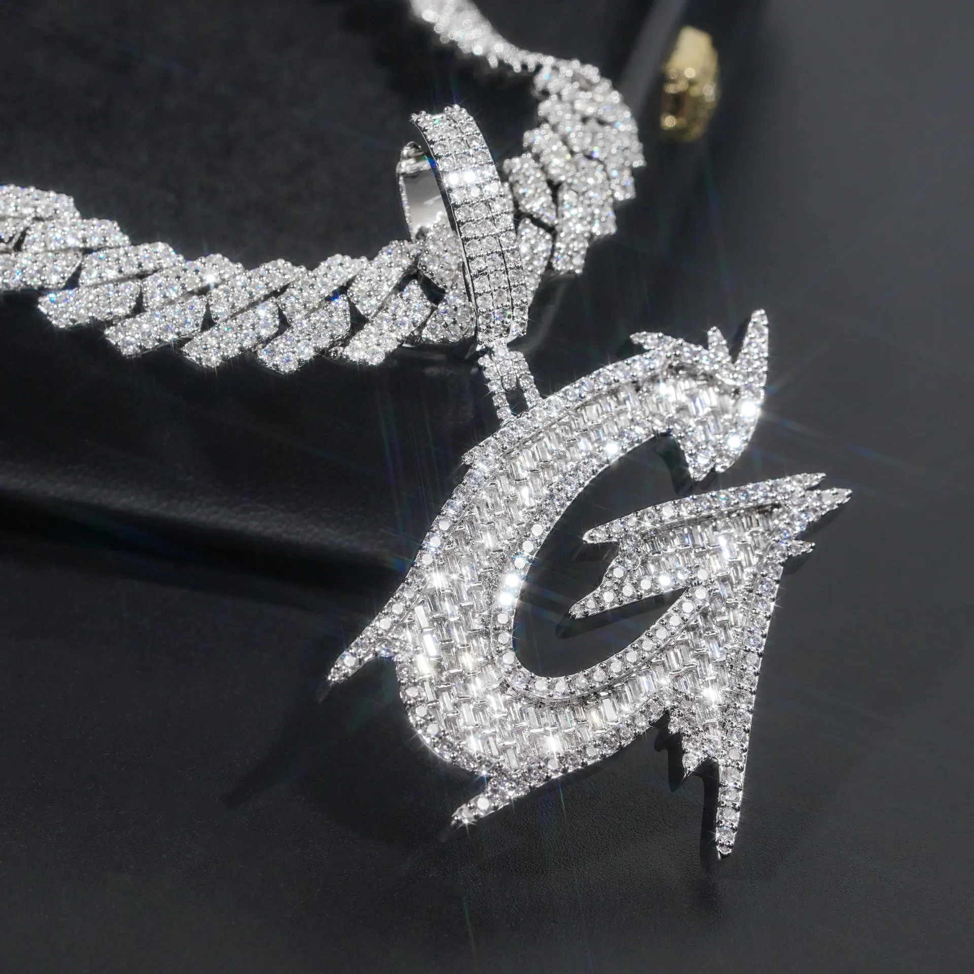 

Anztilam Single letter Pendant 5A Zircon Iced Out Pendants For Men Necklaces Hip Hop Jewelry Copper Free Shipping