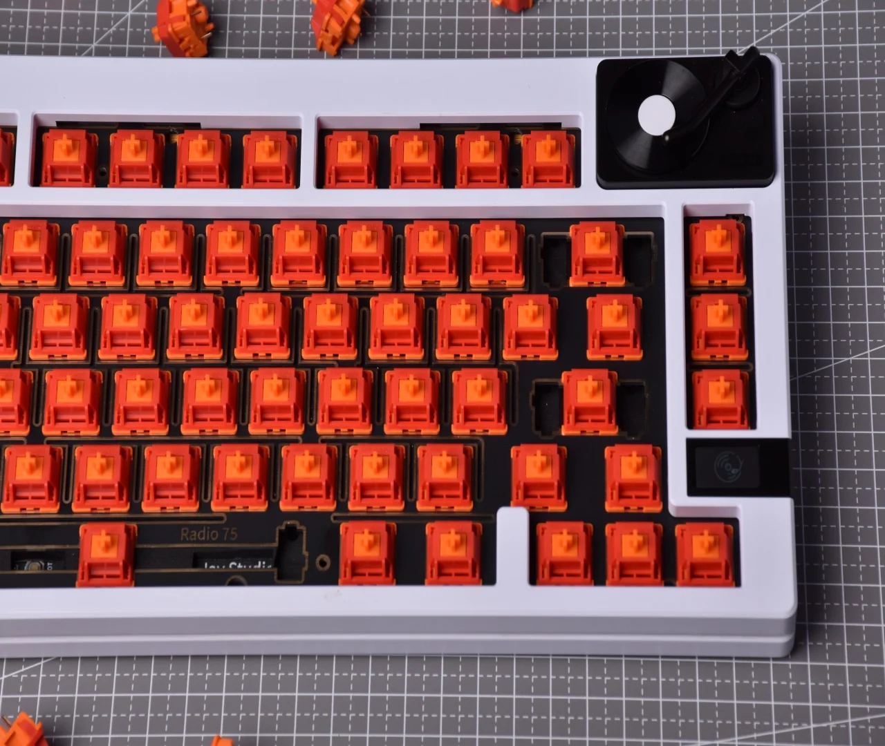 1pc Keyboard Switches Cream Orange Pro Keyboard Switch DIY Mechanical Keyboard Switch 45GF 3-pin Linear Switches Outemu Axis