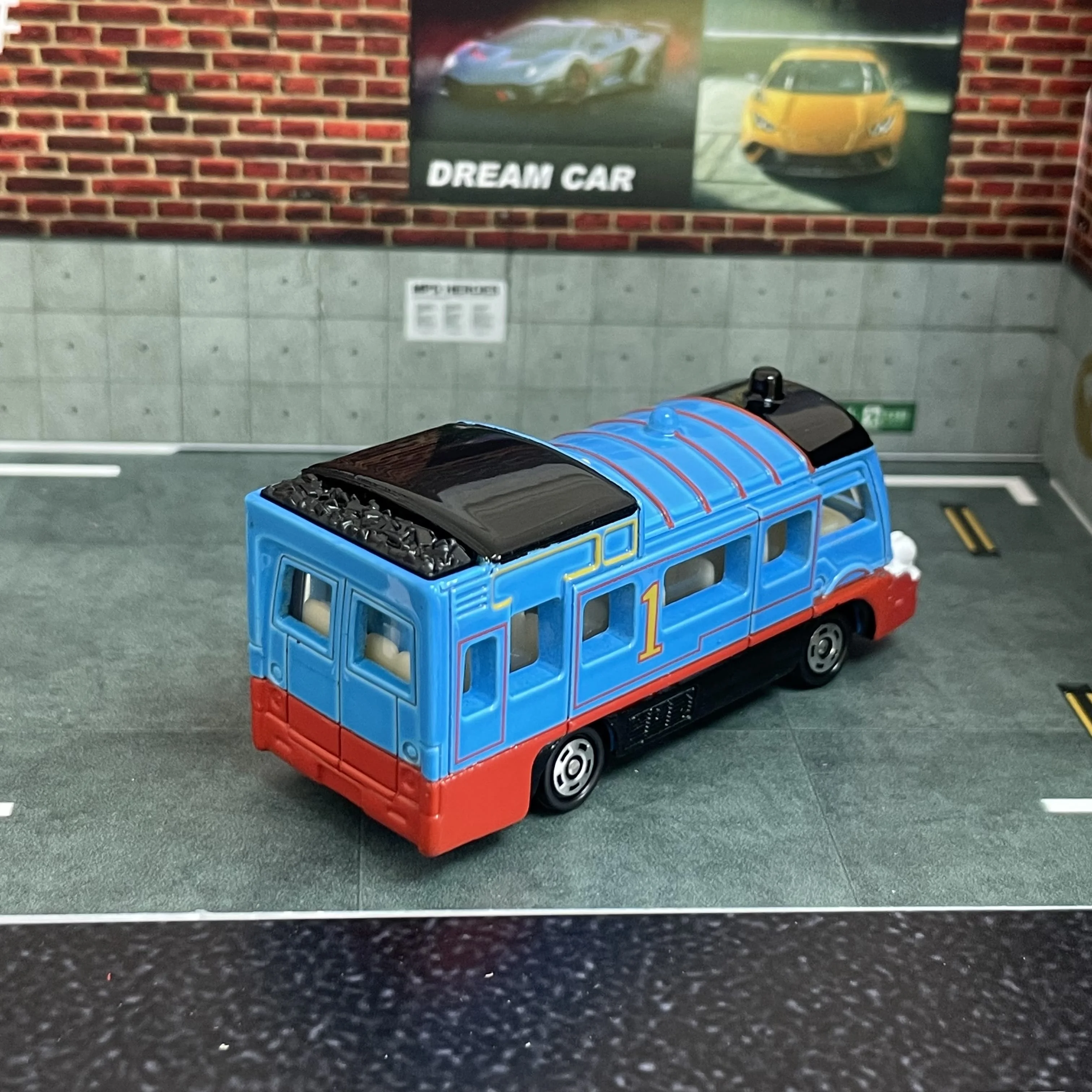 Takara Tomy Dream Tomica No.156 Thomas Bus  Casting Static Alloy Car Vehicle Diecast Metal Mode Collection Display Boy Toy Gift
