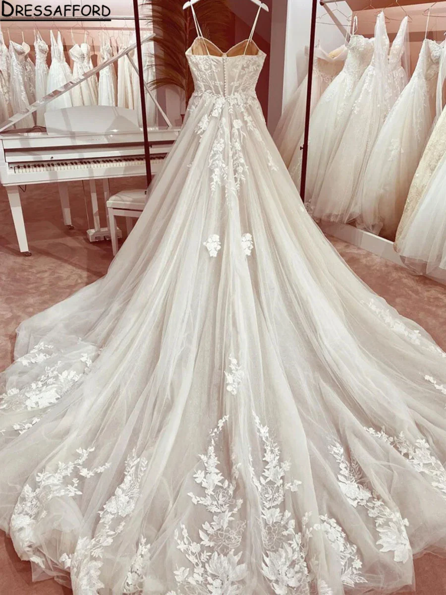 Sexy Spaghetti Straps Wedding Dresses for Woman V-neck Lace Appliques Backless Beach Bridal Gown Bohemian Robe De Mariee A Line