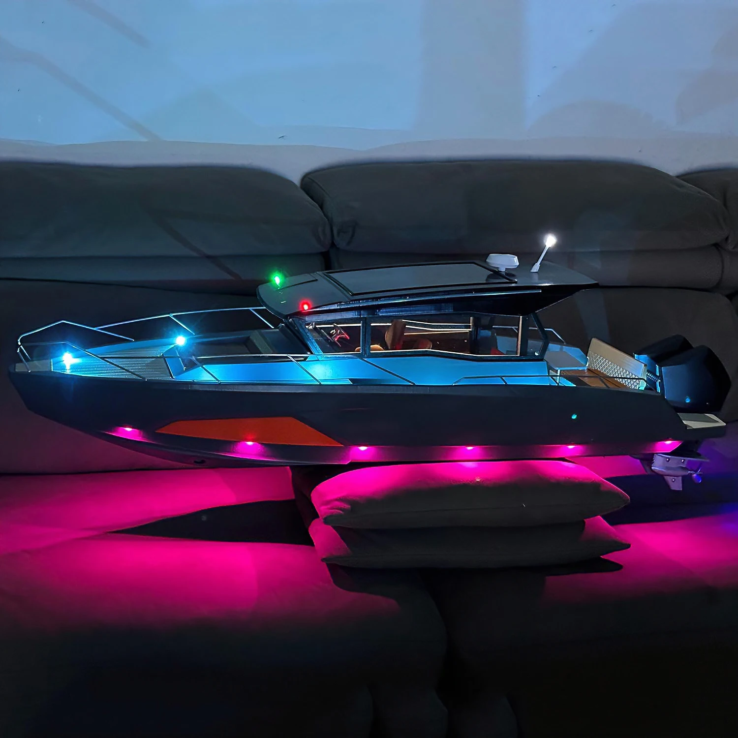 1/9 RC Ships 107cm Simulated Remote-controlled Yacht Model Equipped with Double Outboard Motor RC Ships RTR Ship Toy Yacht Model