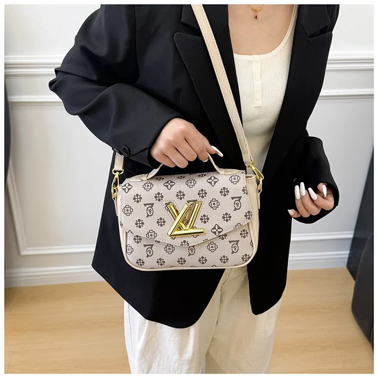 European Style Crossbody Bag 2026, Elegant Small Shoulder Bag, Versatile Day-to-Night Purse, Chic & Functional