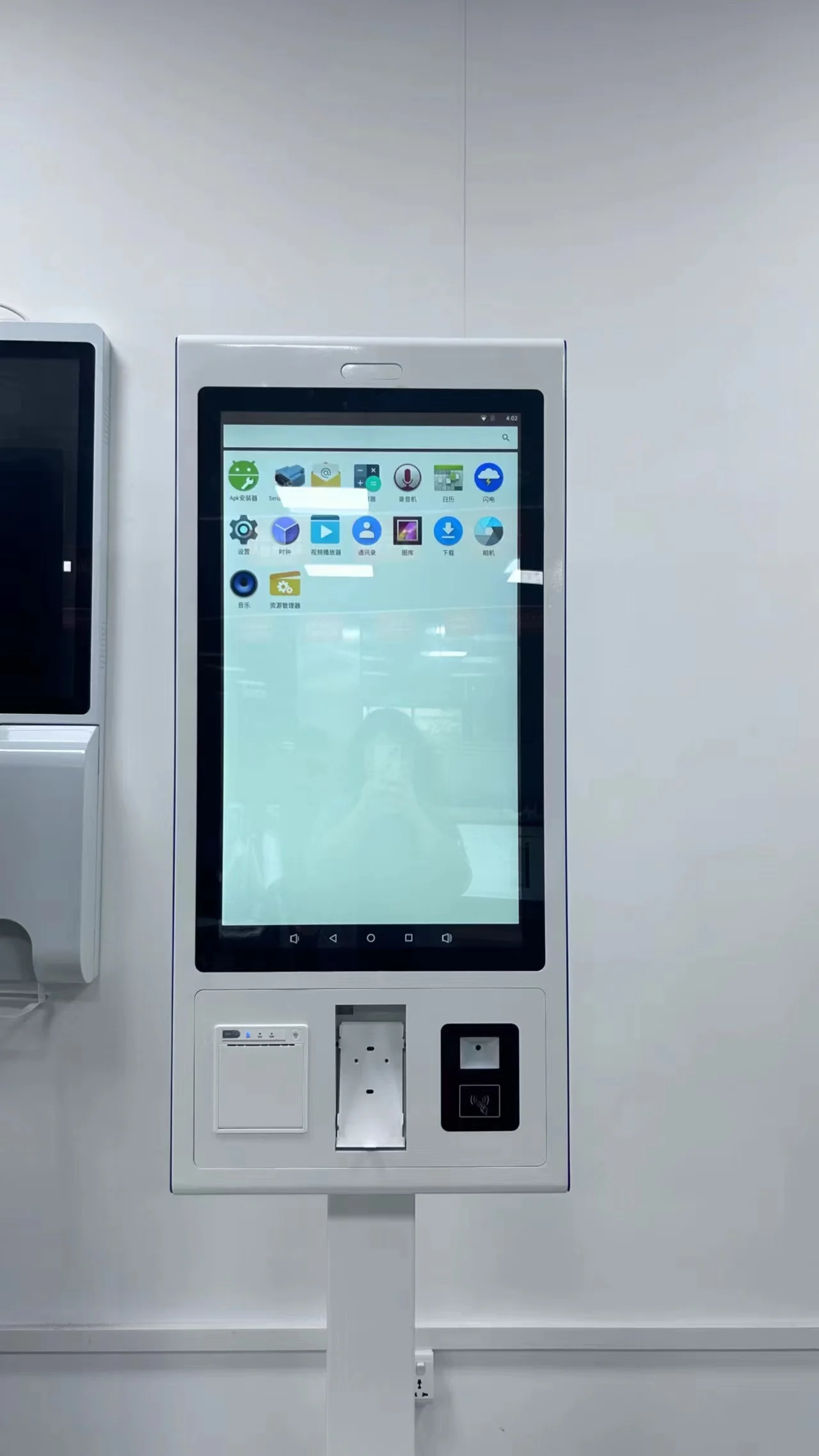 Karten-Zahlungsterminal-Maschinenkiosk für Restaurants, Lebensmittelgeschäft, Selbstbedienung, Bestellung von Kasse, Bargeld