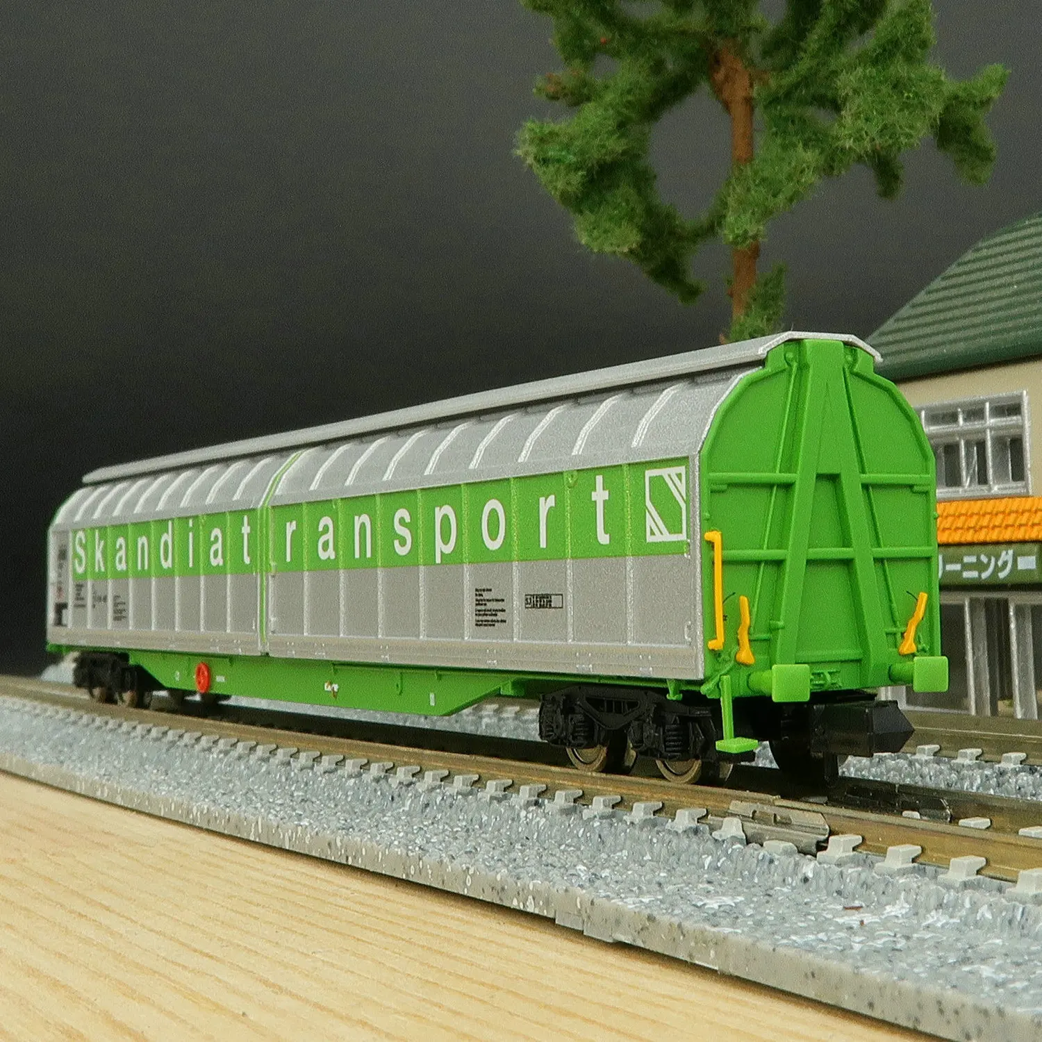 

FLEISCHMANN N Type 1/160 Toy Train 838321 Swedish Long Boxcar Freight Car Painting Collection Gift Carriage Model Boy Toy Gift
